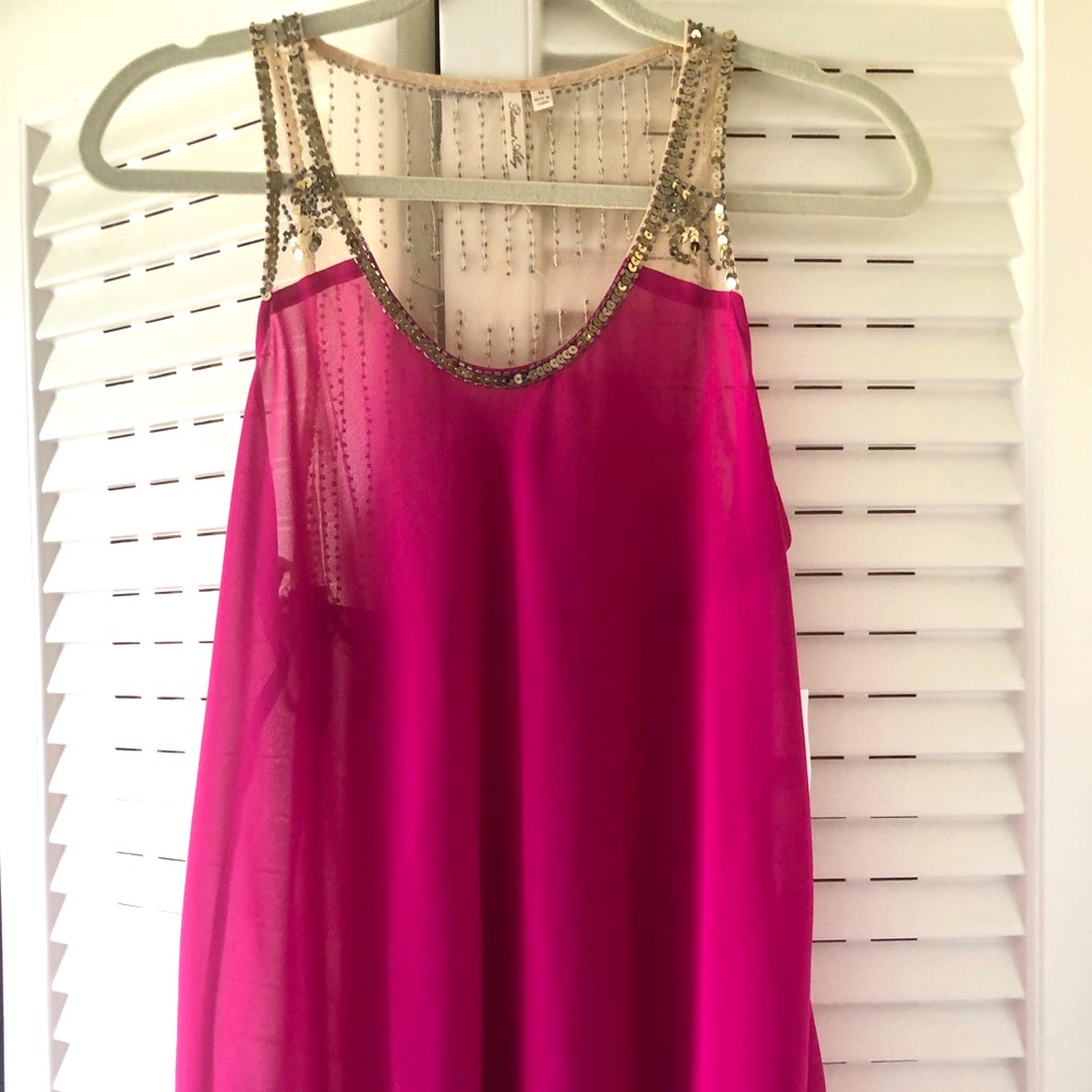 Beautiful, dressy sequined top NWT sz med